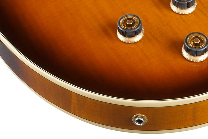 Flamed Maple top / Flamed Maple back and sides