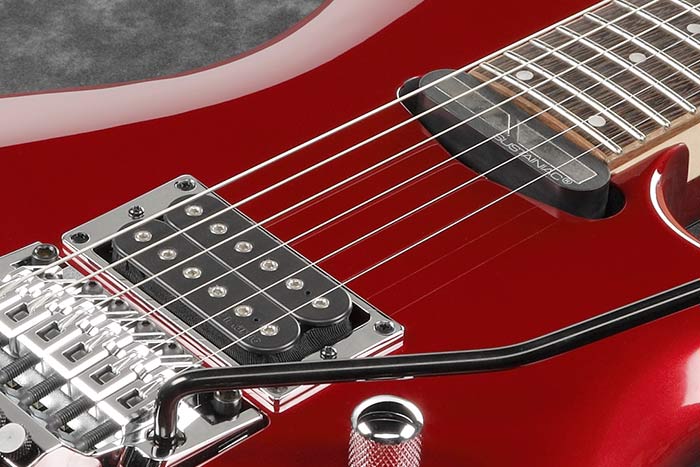 SUSTAINIAC&reg; Driver / DiMarzio&reg; Satchur8&trade; pickups